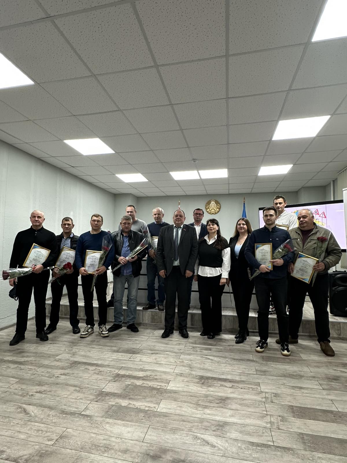 C Днем автомобилиста и дорожника поздравляли работников предприятия