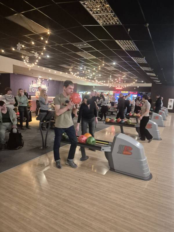 Корпоративная игра в боулинг