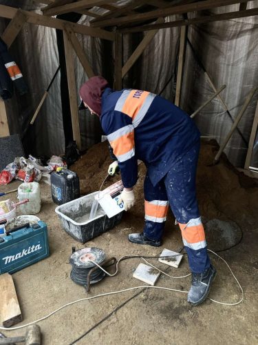 Замешивание цемента